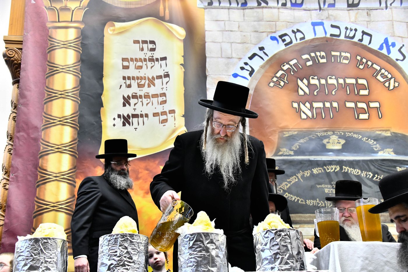 ל"ג בעומר בחצה"ק ביאלה