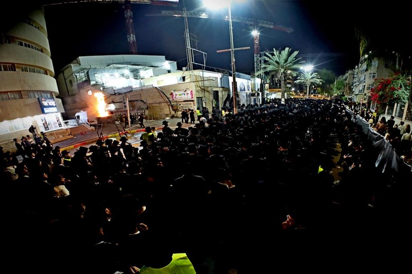 ל"ג בעומר בחצה"ק ויזניץ