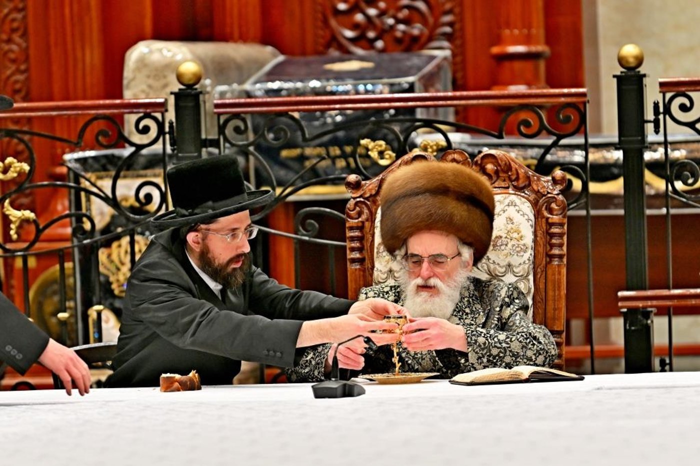 ל"ג בעומר בחצה"ק ויזניץ