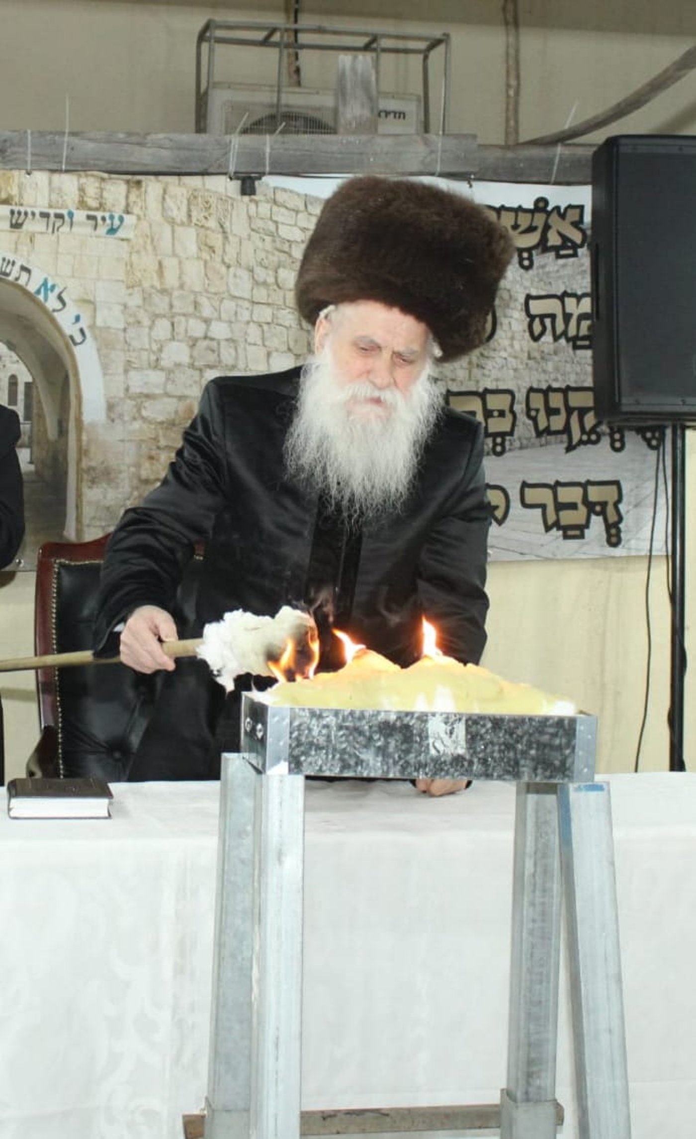 ל"ג בעומר בחצה"ק בוטושאן