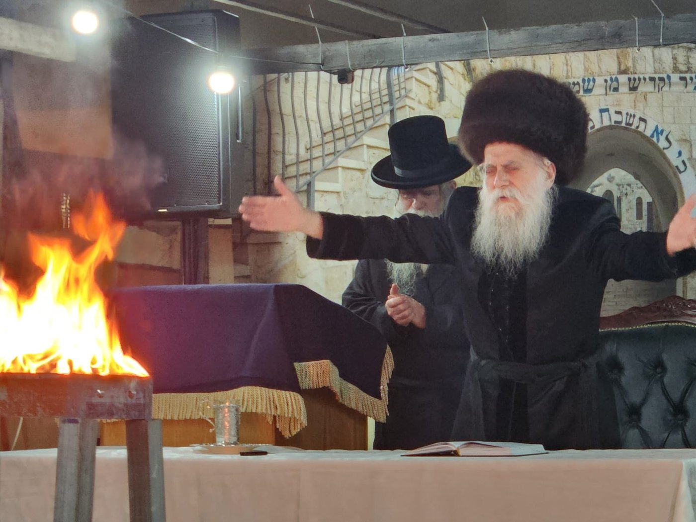 ל"ג בעומר בחצה"ק בוטושאן