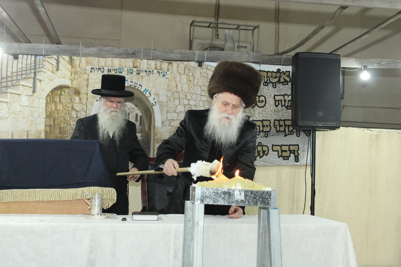 ל"ג בעומר בחצה"ק בוטושאן