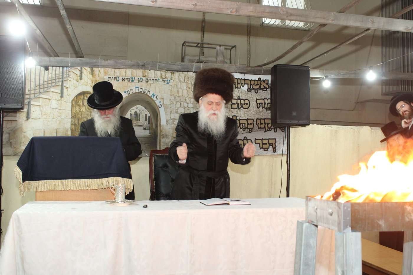 ל"ג בעומר בחצה"ק בוטושאן