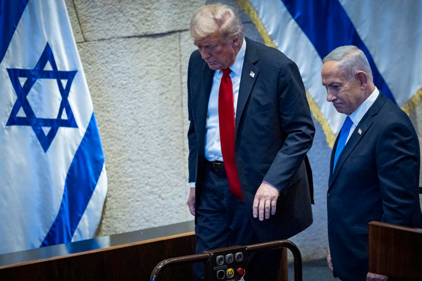 ניסיון תקיפה איראני במפרץ: משמרות המהפכה ירו על משחתות אמריקניות
