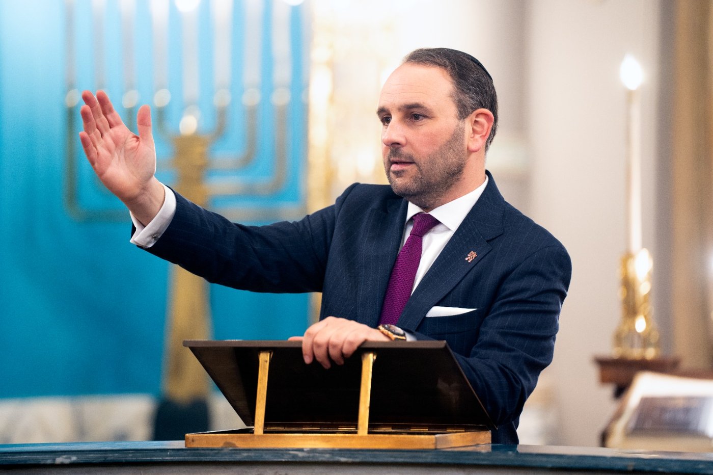 זעזוע בציריך: יהודי הגיש תלונה פלילית נגד ברית המילה | המחוקק הבלגי זועם: "מכחיש שואה ידוע"