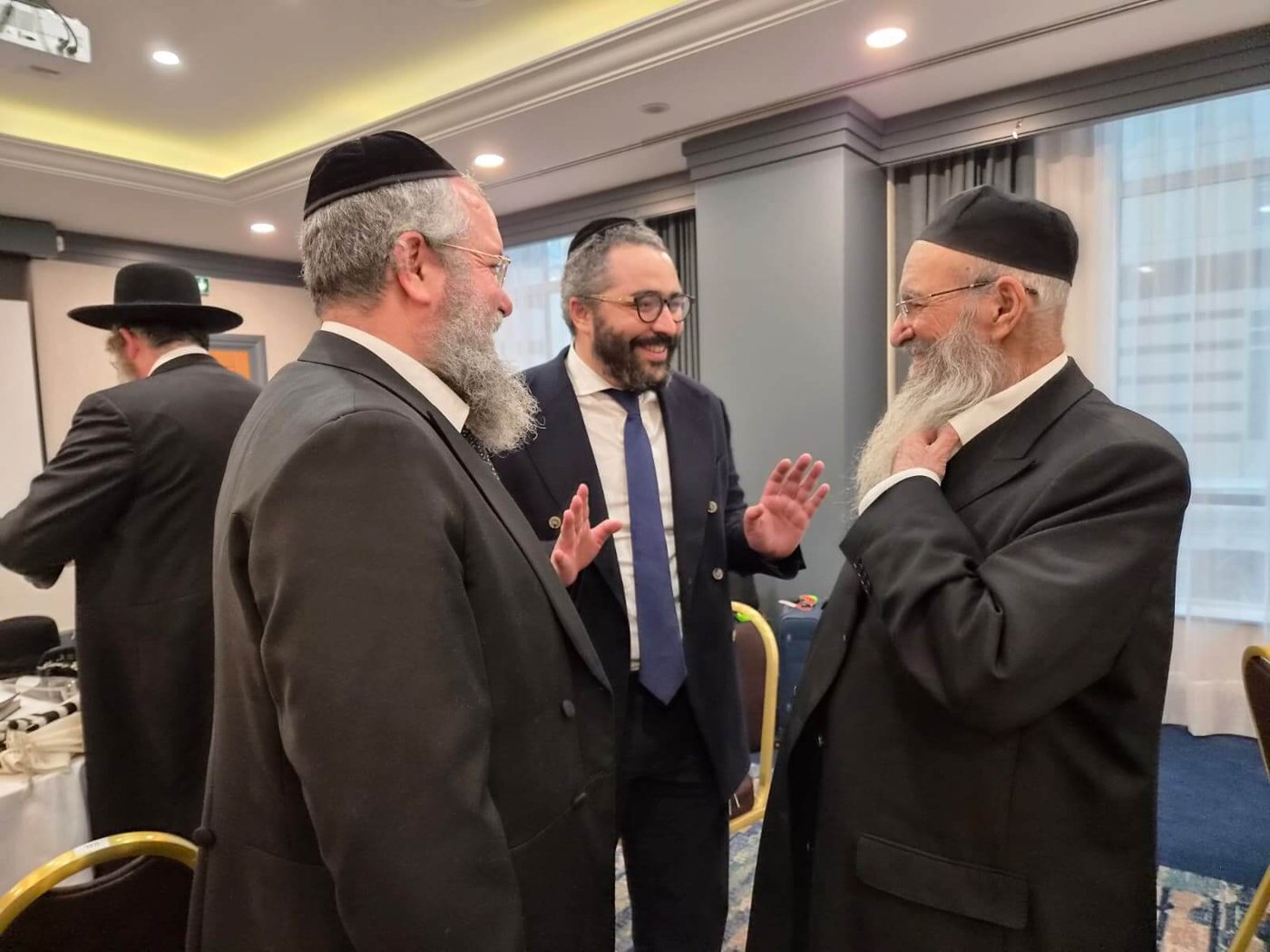 גדולי ישראל במסע 'קרן עולם התורה'