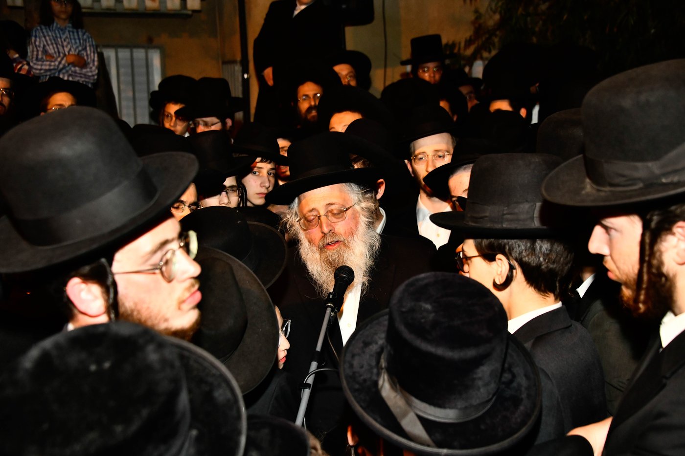מסע הלוויית הגאון רבי דוד שמידל זצ"ל 