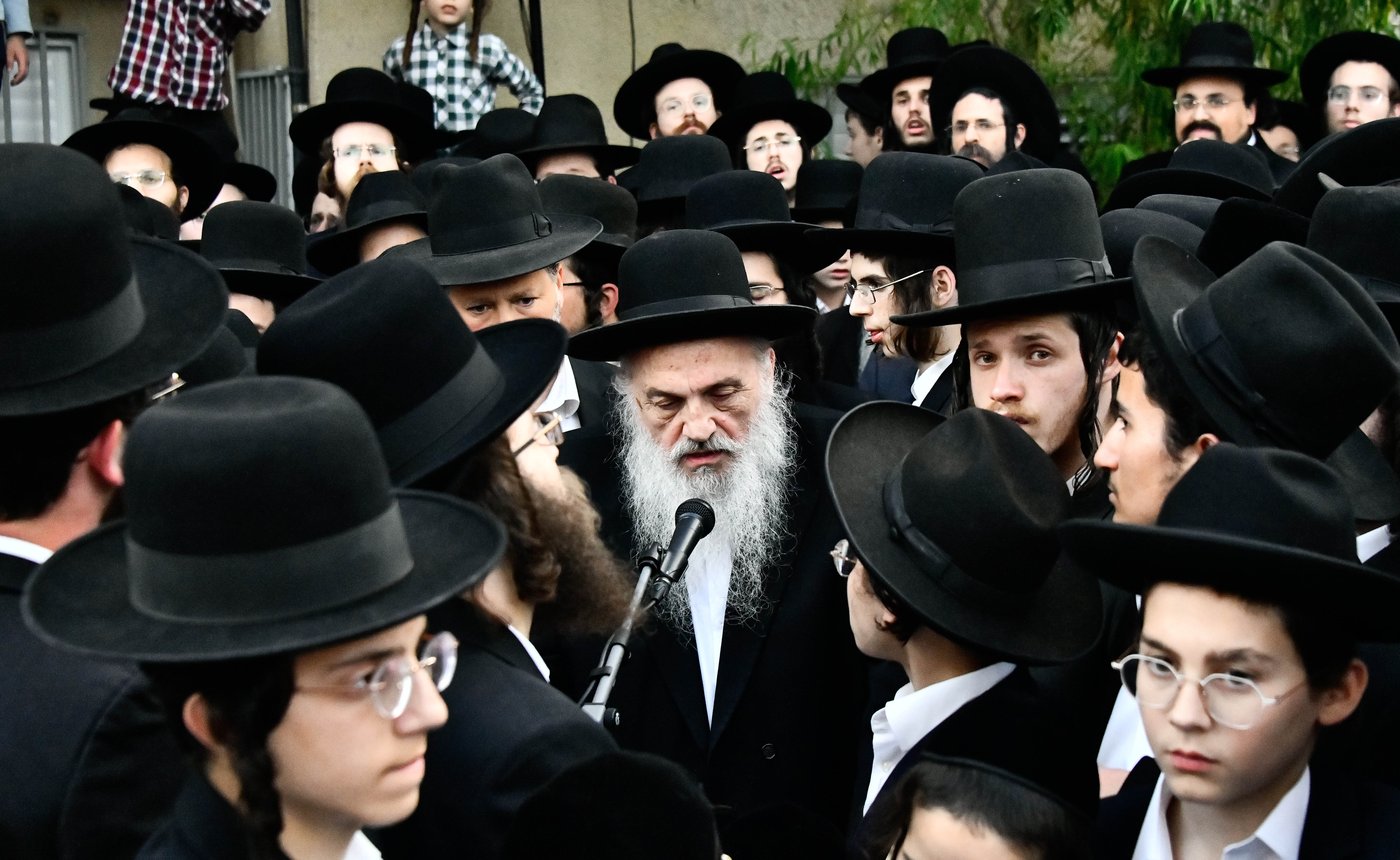 מסע הלוויית הגאון רבי דוד שמידל זצ"ל 