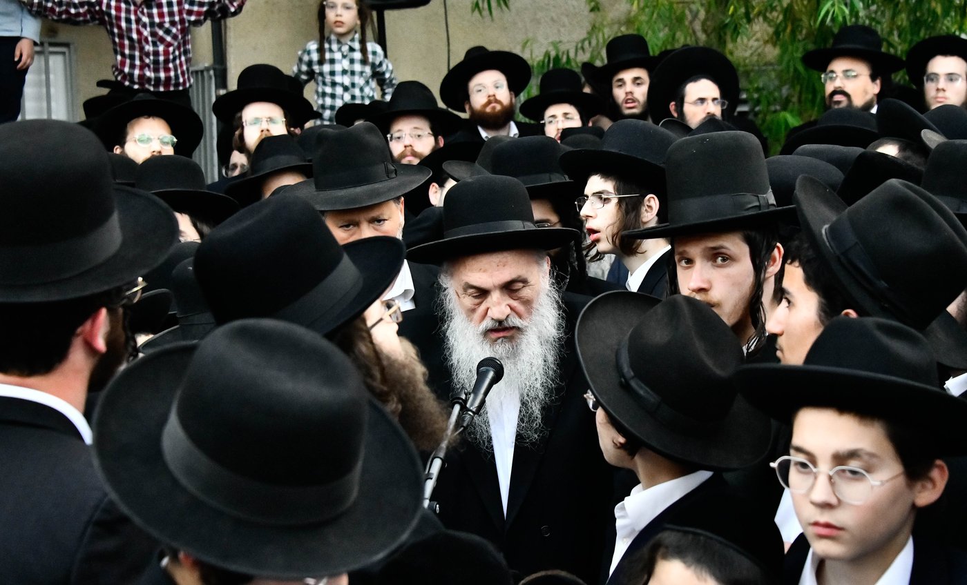 מסע הלוויית הגאון רבי דוד שמידל זצ"ל 