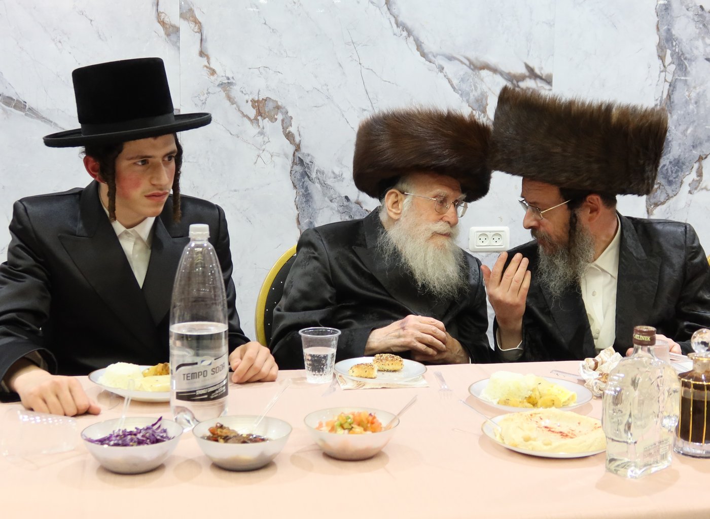 אירוסי נכדת גאב"ד זוועהיל