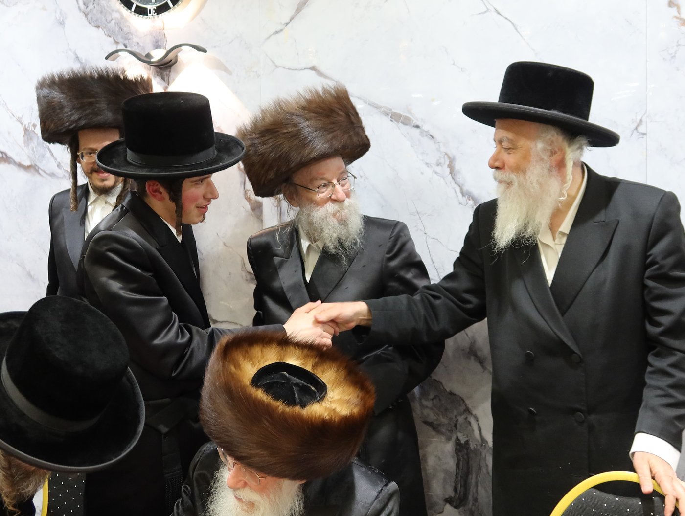 אירוסי נכדת גאב"ד זוועהיל