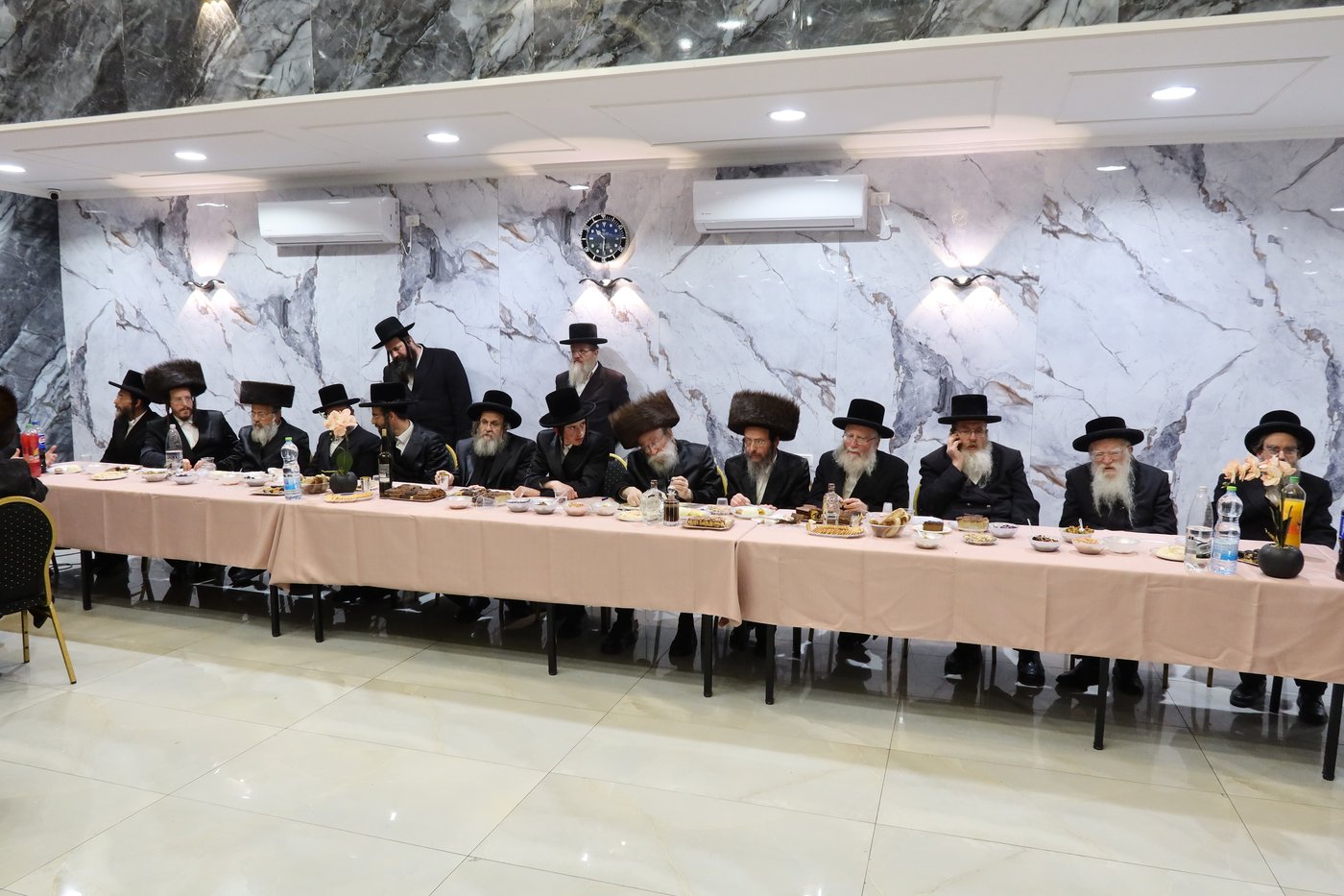 אירוסי נכדת גאב"ד זוועהיל