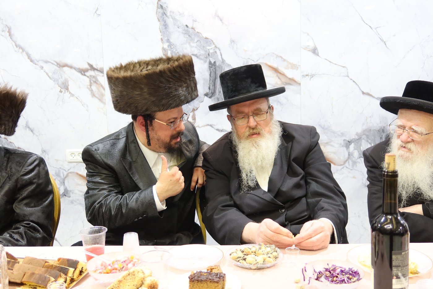 אירוסי נכדת גאב"ד זוועהיל