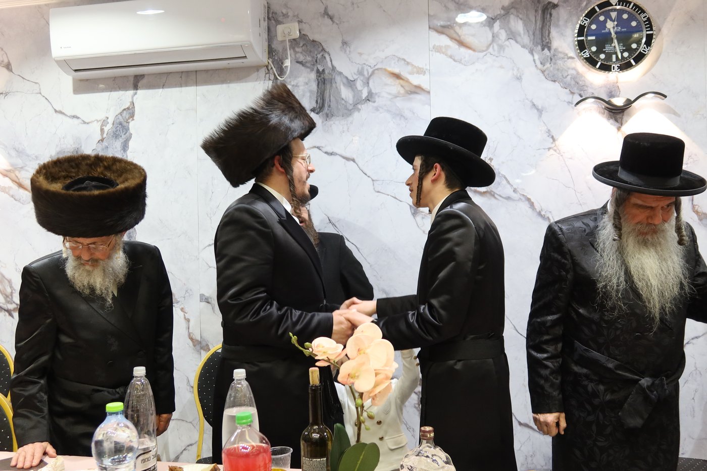 אירוסי נכדת גאב"ד זוועהיל