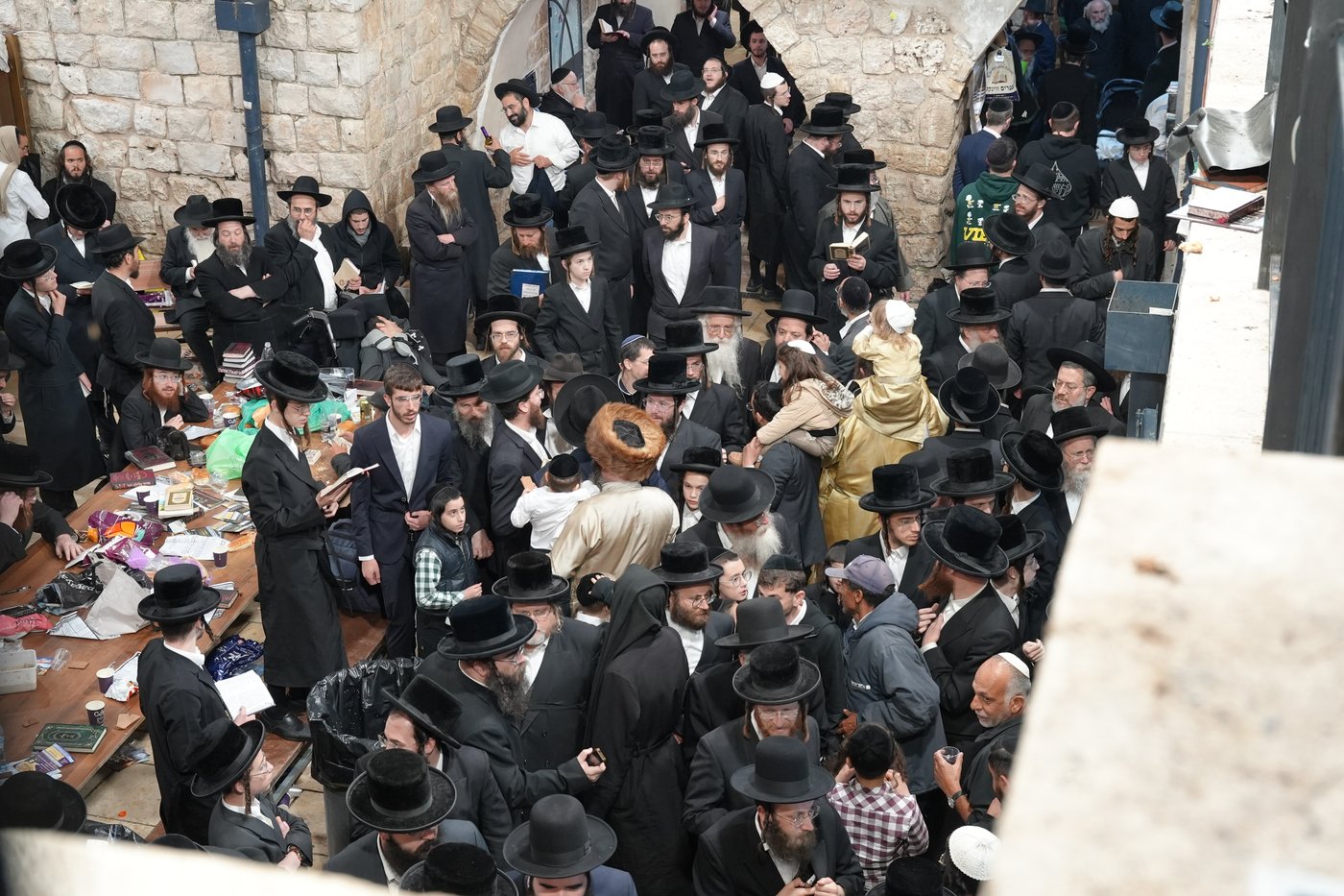 הגה"צ רבי יצחק לעזער במירון