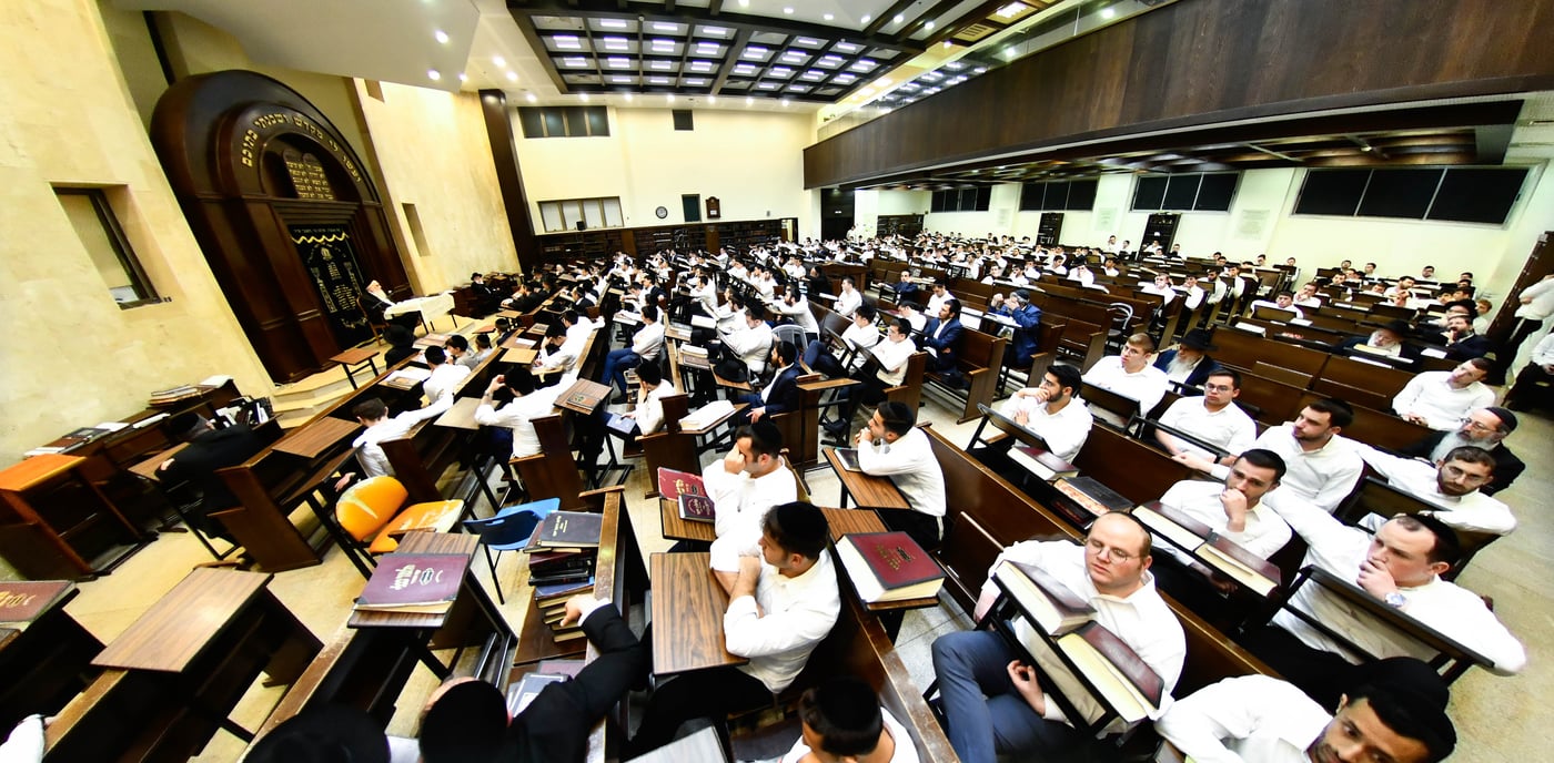 הגאון רבי חיים פיינשטיין בישיבת מאור התלמוד