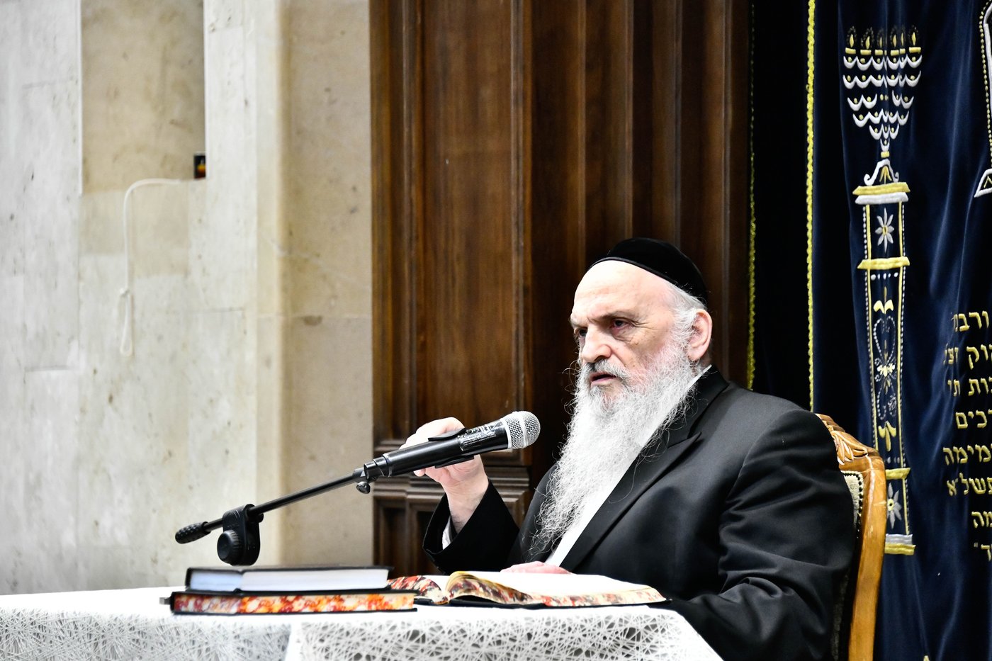 הגאון רבי חיים פיינשטיין בישיבת מאור התלמוד