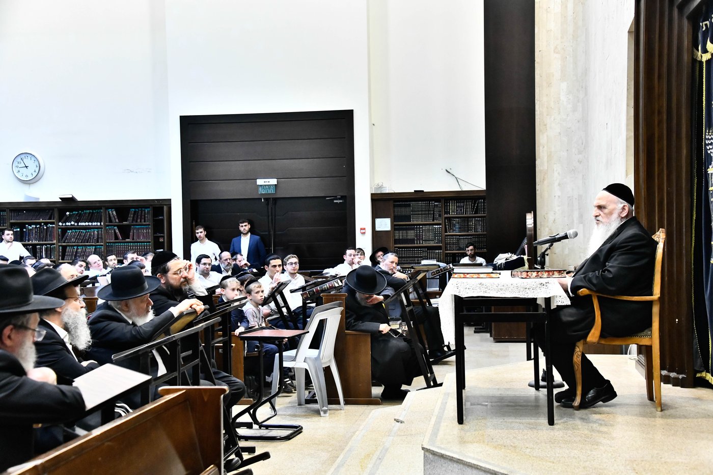 הגאון רבי חיים פיינשטיין בישיבת מאור התלמוד