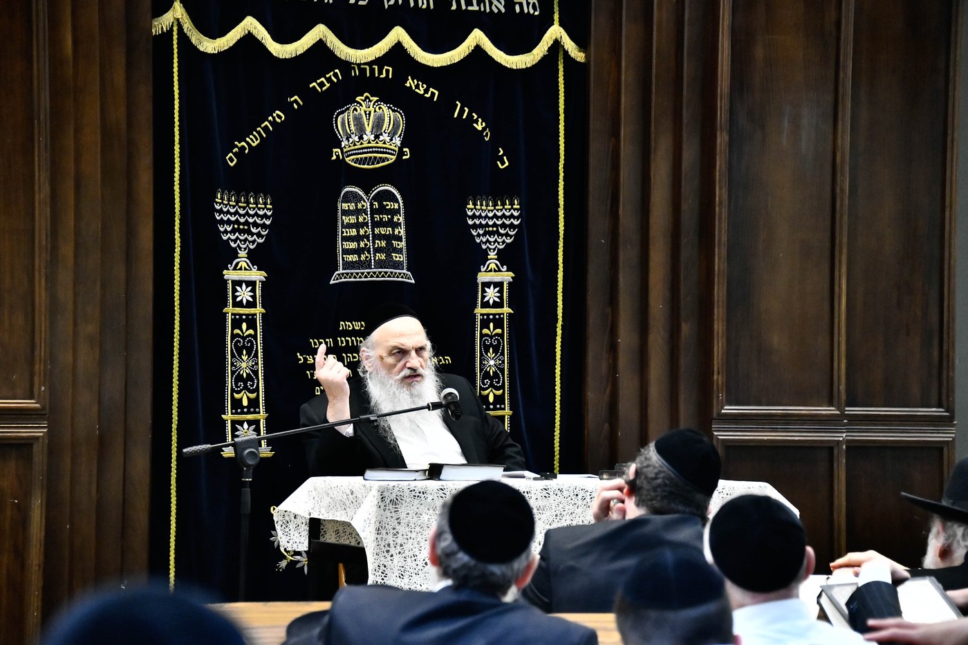הגאון רבי חיים פיינשטיין בישיבת מאור התלמוד