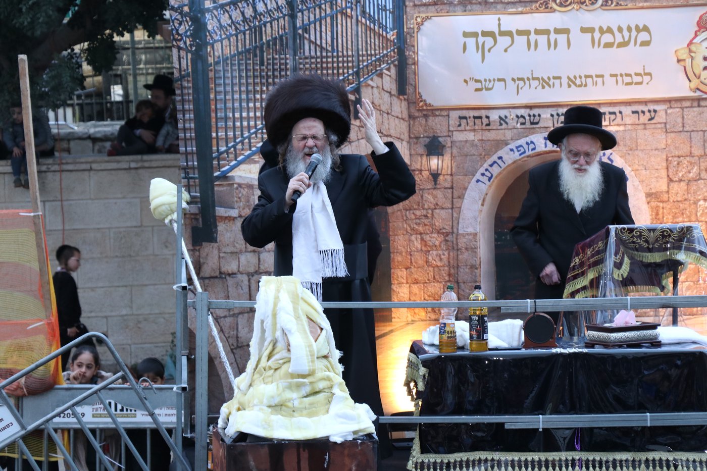 ל"ג בעומר בחצה"ק דינוב