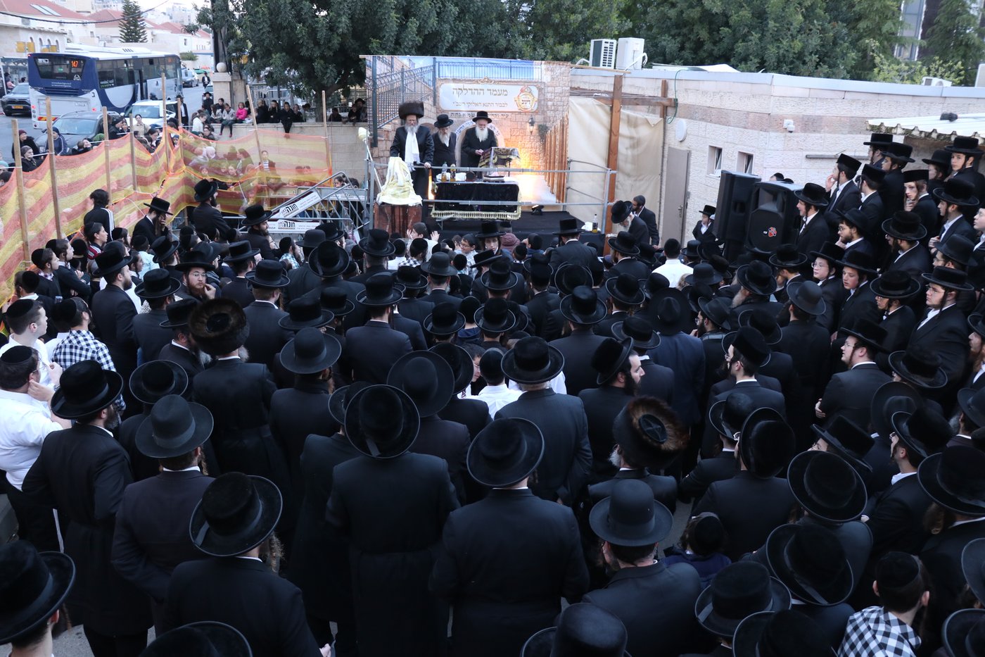 ל"ג בעומר בחצה"ק דינוב