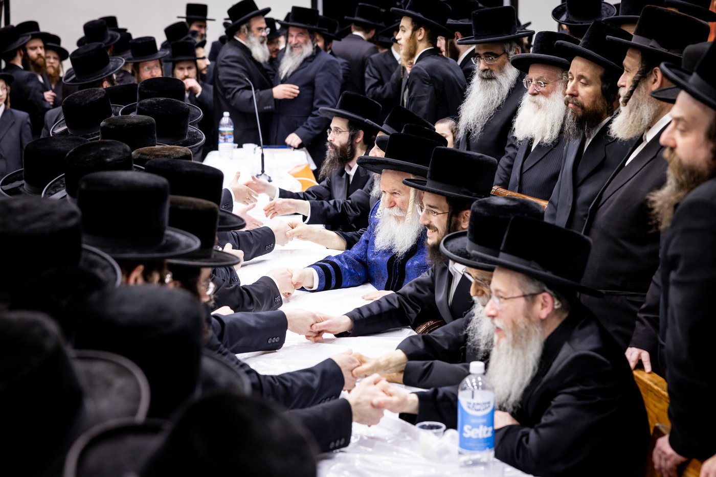 שמחת אירוסי נכדת האדמו"ר מבאבוב