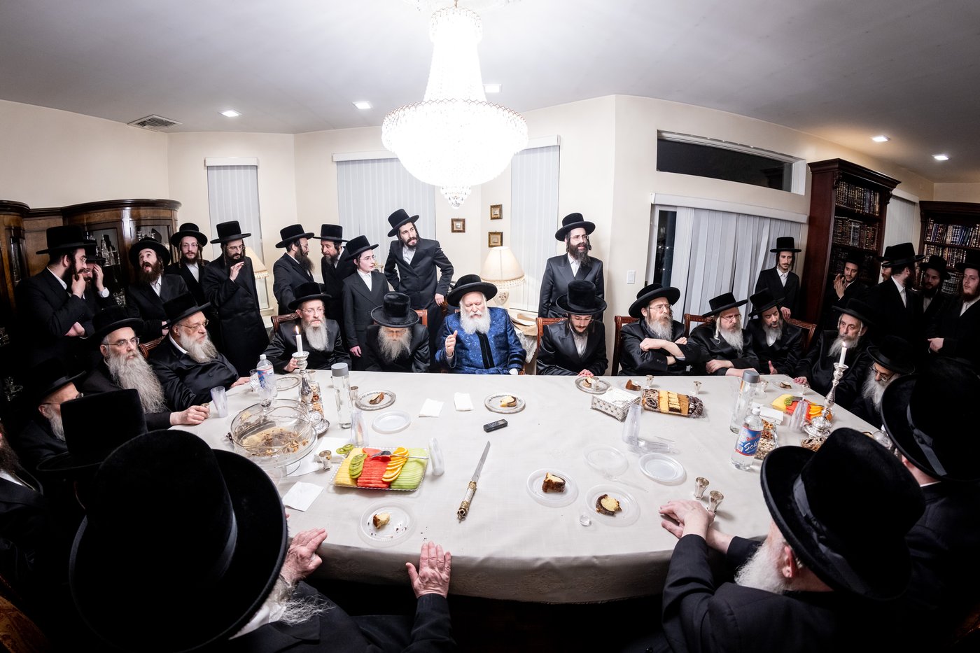 שמחת אירוסי נכדת האדמו"ר מבאבוב