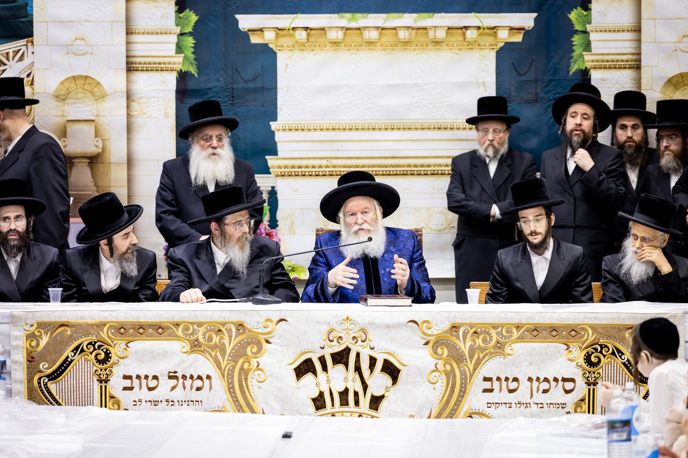 שמחת אירוסי נכדת האדמו"ר מבאבוב
