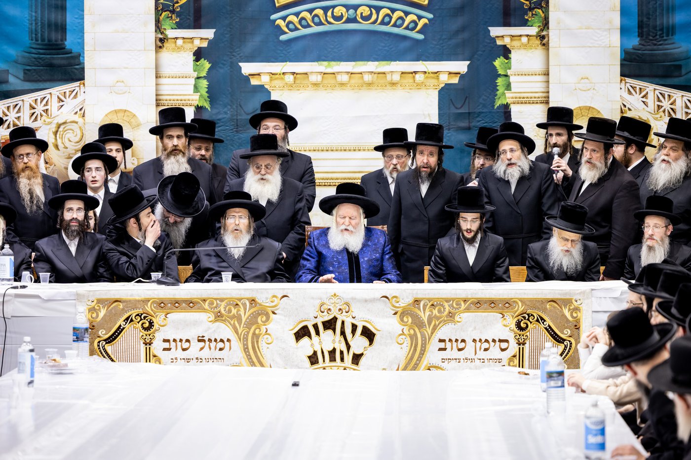 שמחת אירוסי נכדת האדמו"ר מבאבוב