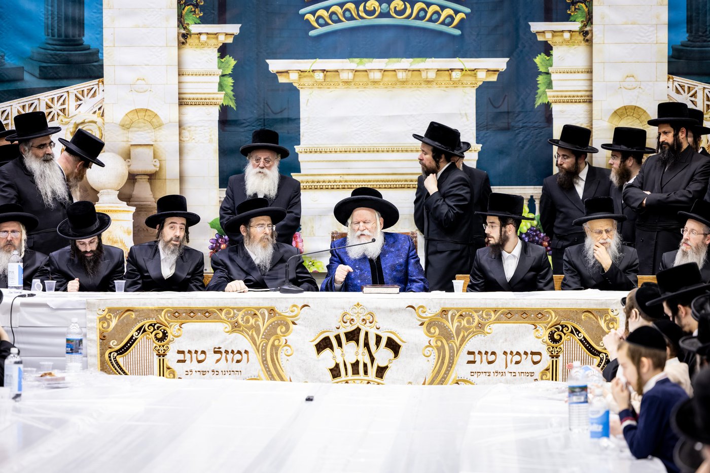 שמחת אירוסי נכדת האדמו"ר מבאבוב