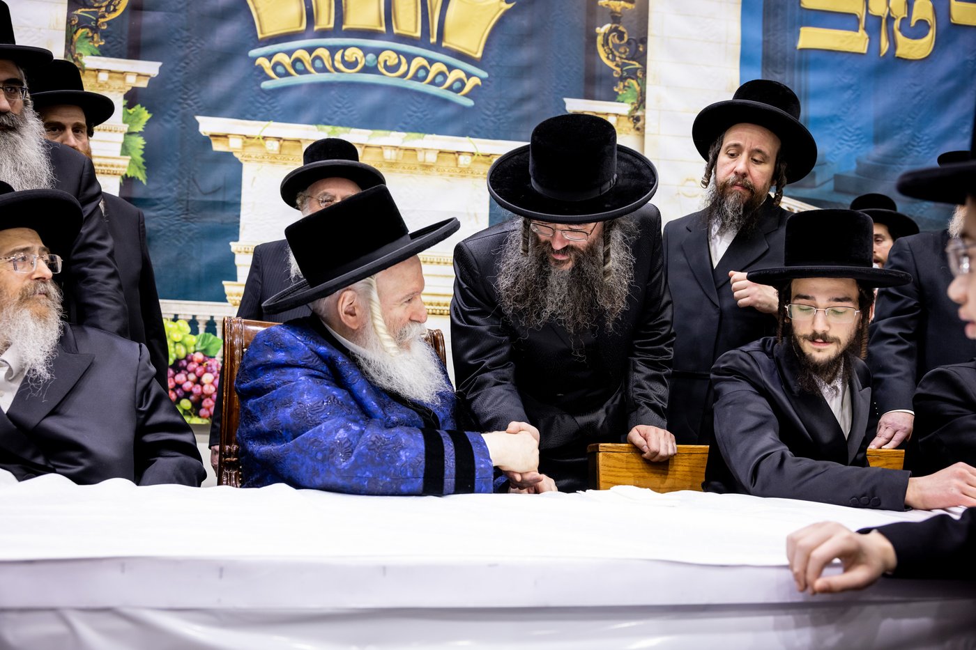 שמחת אירוסי נכדת האדמו"ר מבאבוב