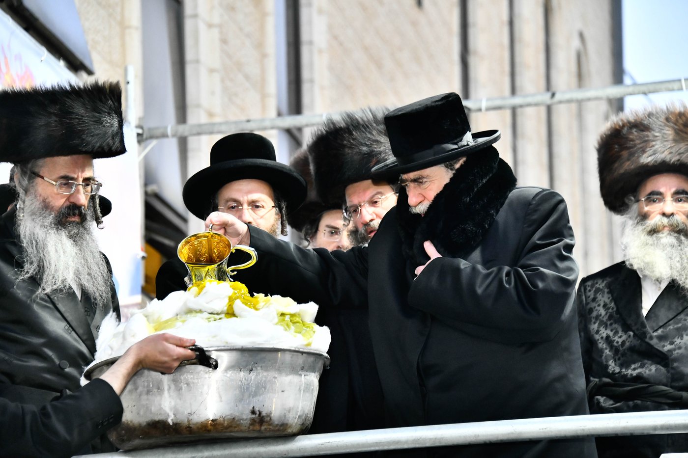 ל"ג בעומר בחצה"ק רחמסטריווקא