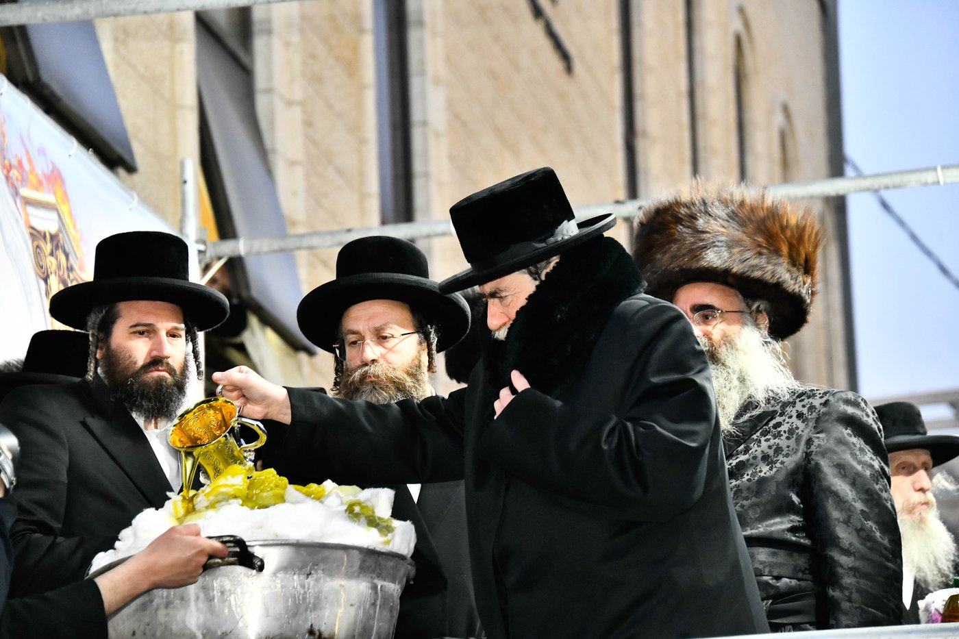 ל"ג בעומר בחצה"ק רחמסטריווקא