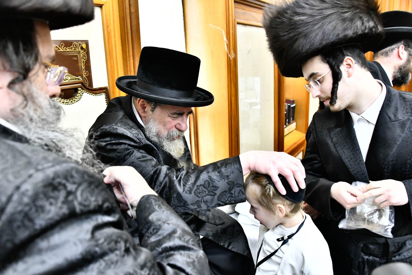 ל"ג בעומר בחצה"ק רחמסטריווקא