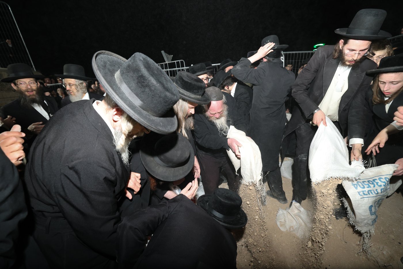 מסע הלויית הגאון רבי דוד שמידל זצ"ל בירושלים