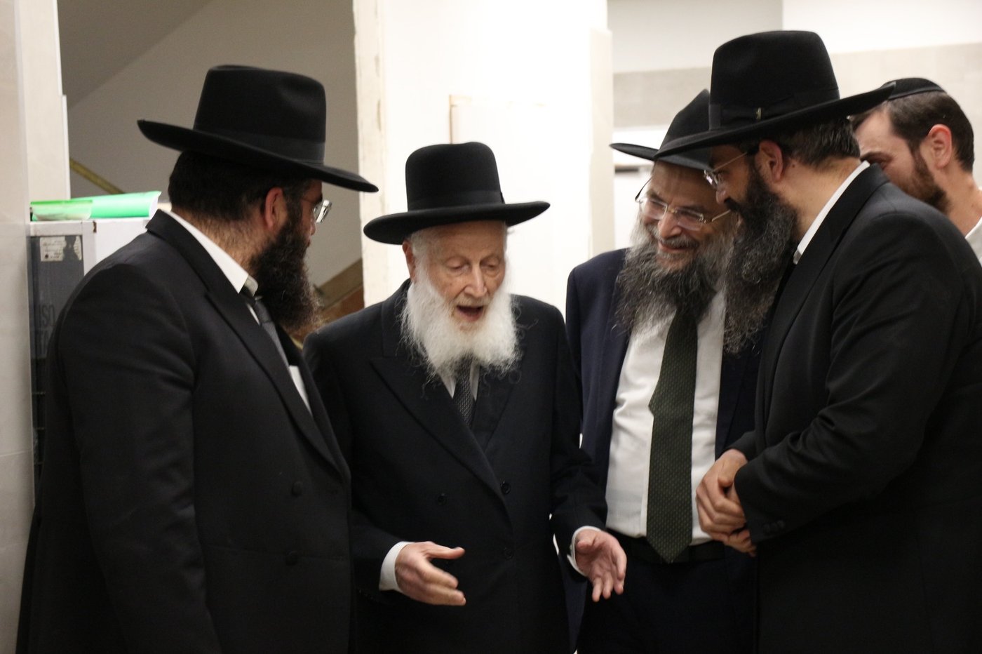 הגאון רבי שמואל בצלאל בישיבת אהל תורה
