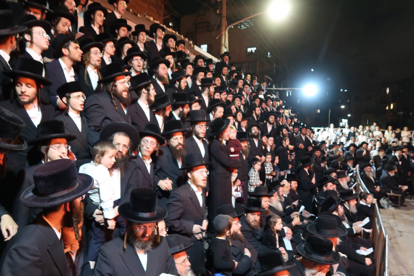 ל"ג בעומר בחצה"ק זוטשקא