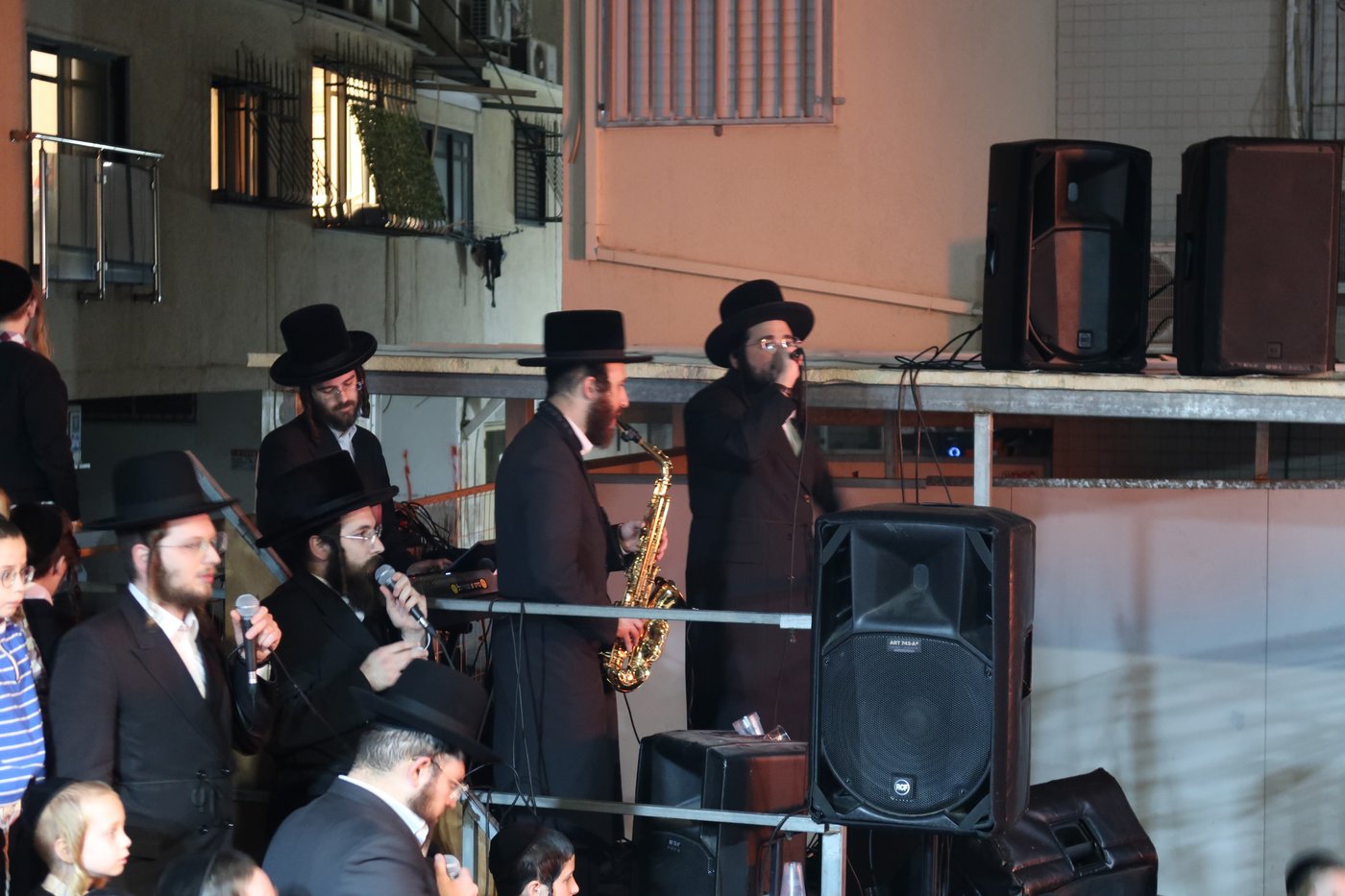 ל"ג בעומר בחצה"ק זוטשקא