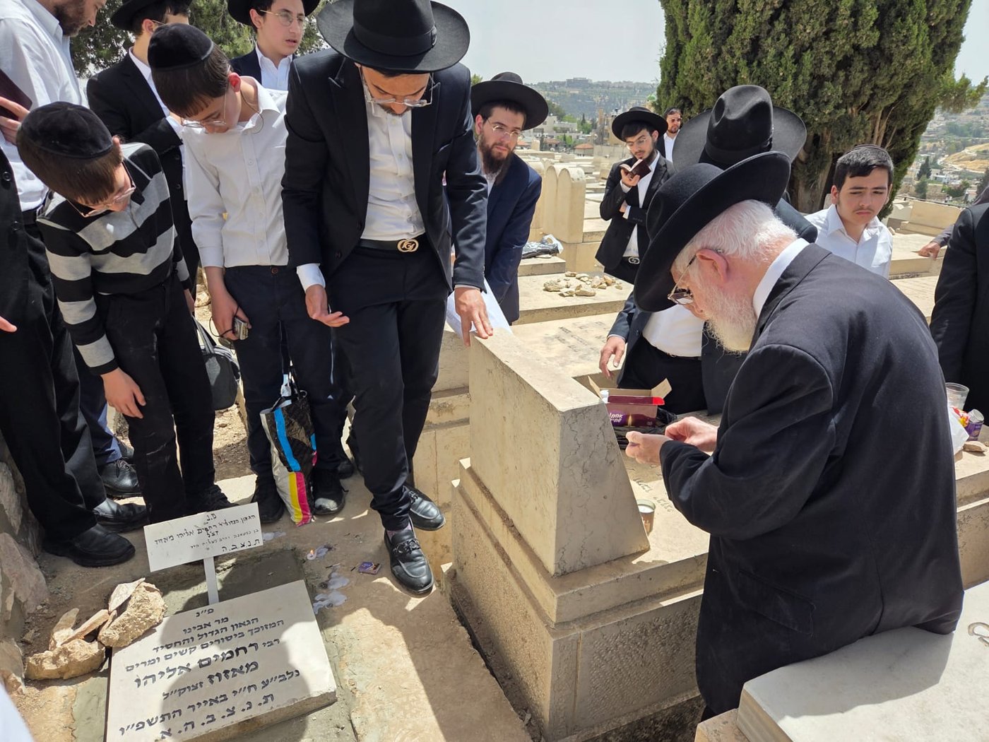 הגאון רבי צמח מאזוז בתפילה בהר הזיתים