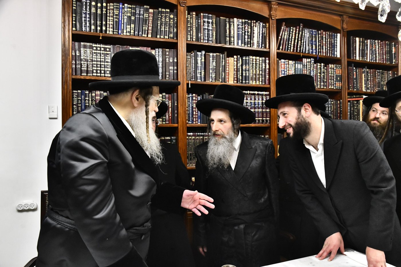 שמחת הווארט בחצרות מודז'יץ - אנגוואר - נדבורנה