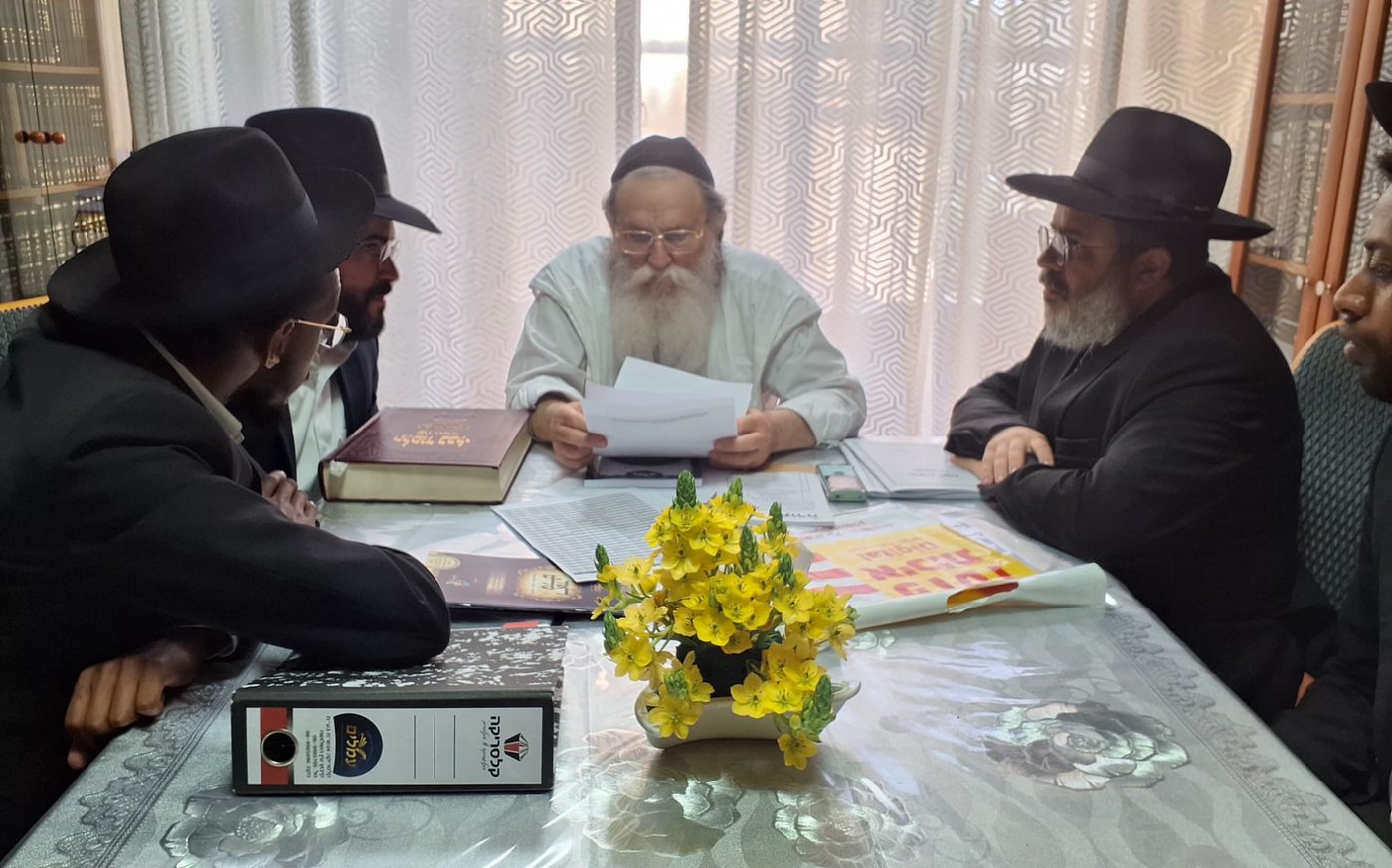 בחורי עמלים בבתי גדולי ישראל