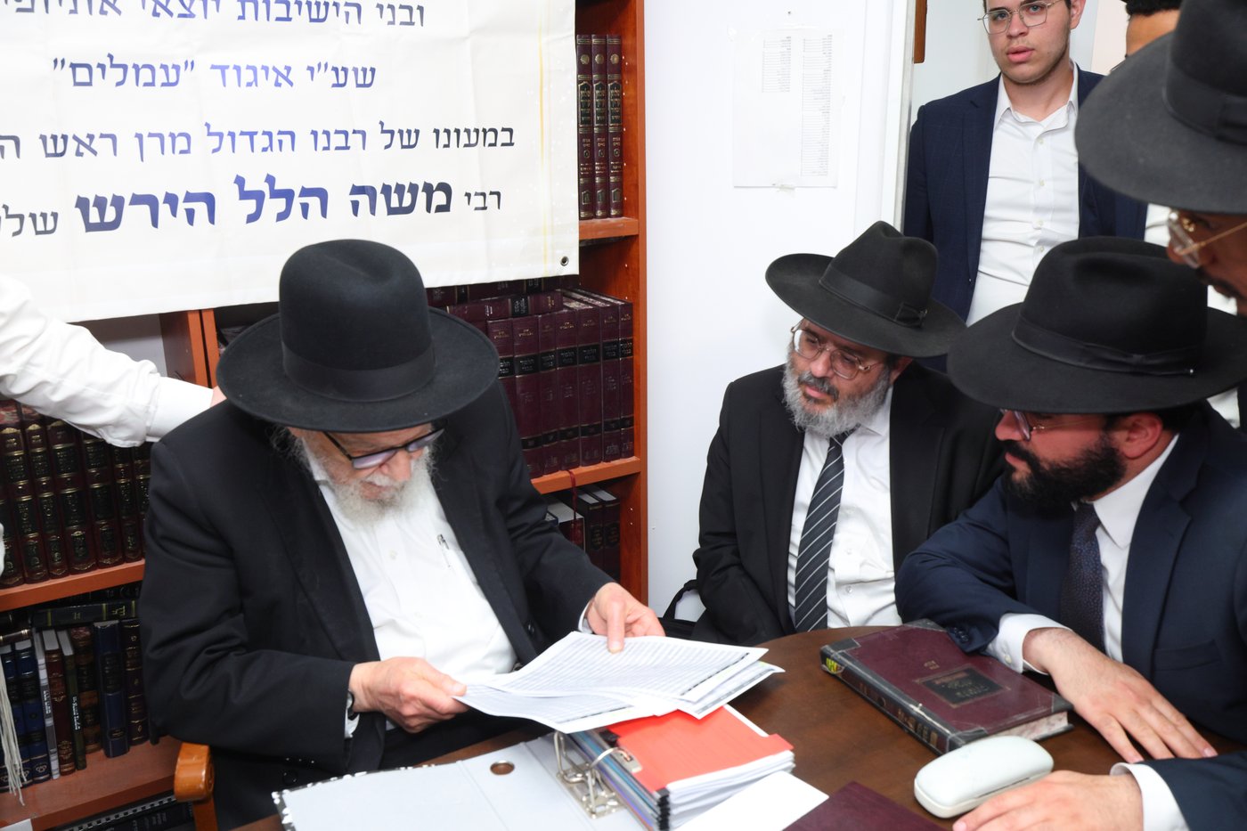 בחורי עמלים בבתי גדולי ישראל