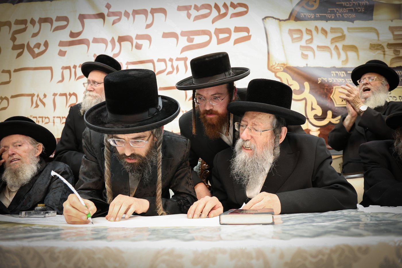 הילולא קדישא וכתיבת ס"ת בחצה"ק זוועהיל