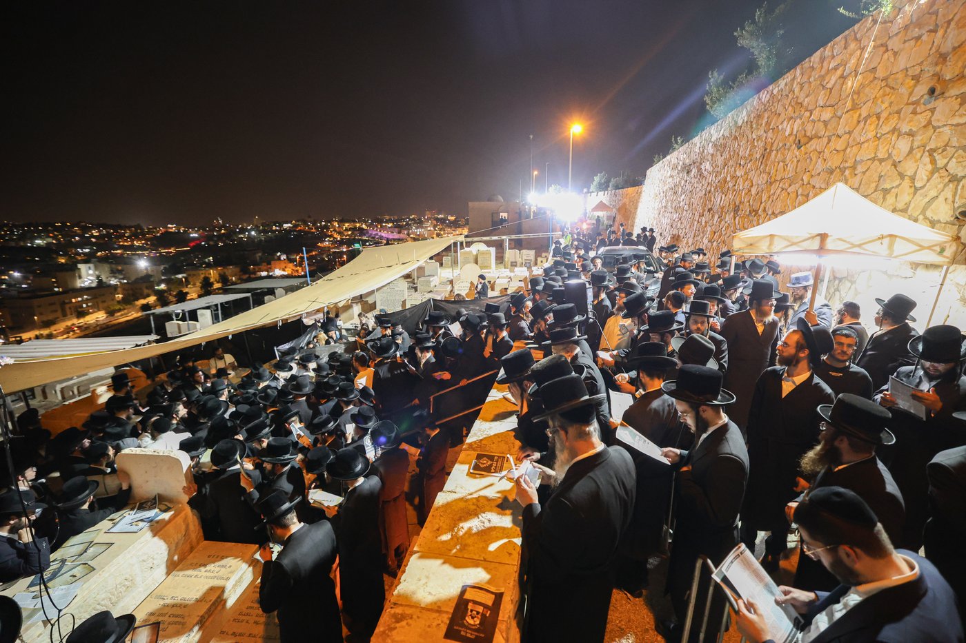הילולא קדישא וכתיבת ס"ת בחצה"ק זוועהיל