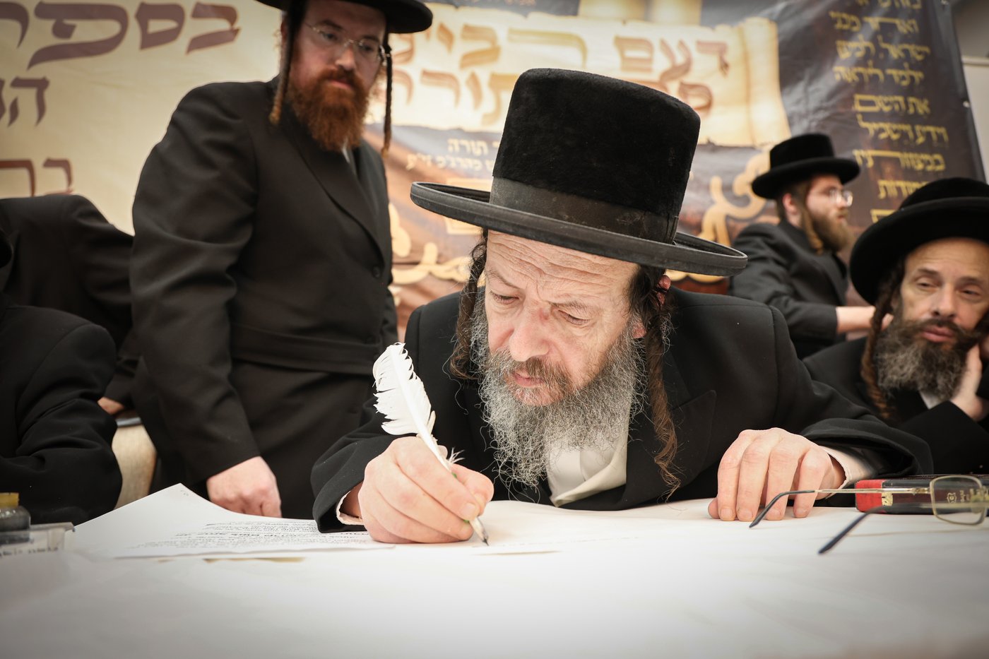 הילולא קדישא וכתיבת ס"ת בחצה"ק זוועהיל