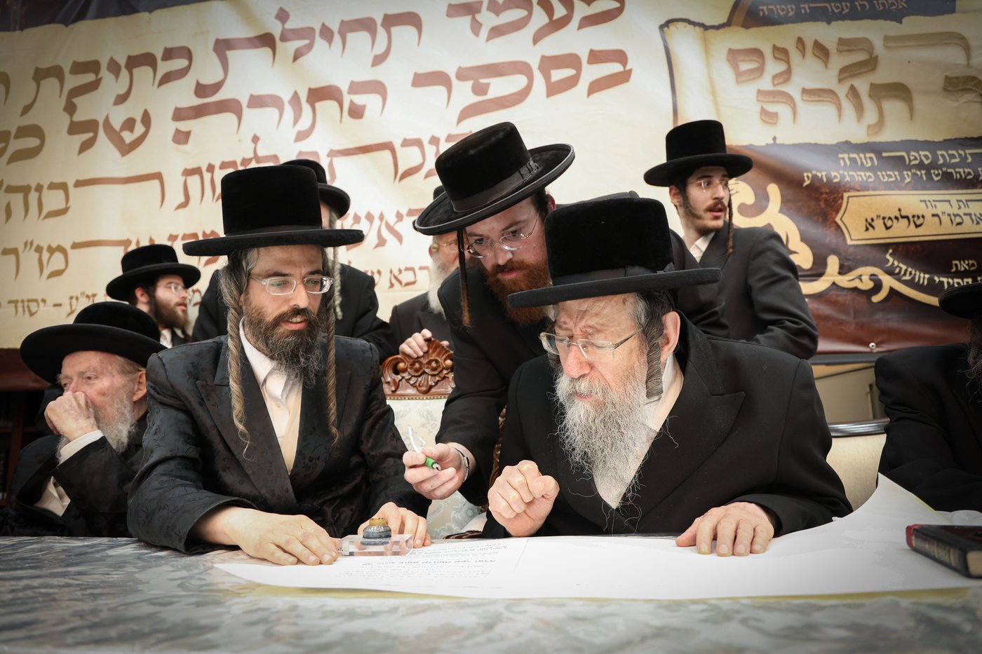 הילולא קדישא וכתיבת ס"ת בחצה"ק זוועהיל