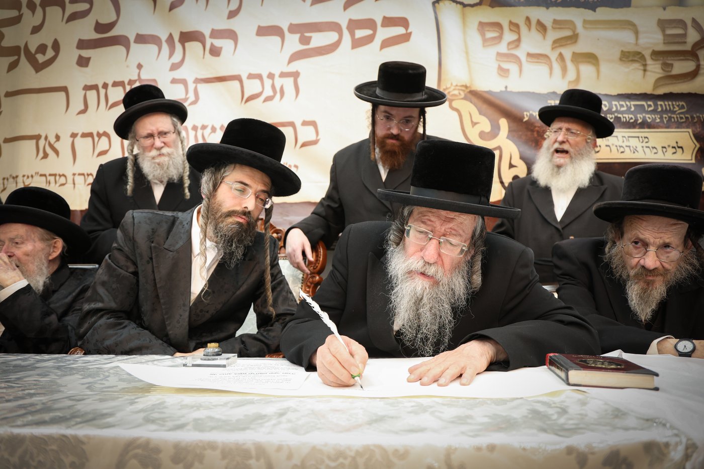 הילולא קדישא וכתיבת ס"ת בחצה"ק זוועהיל