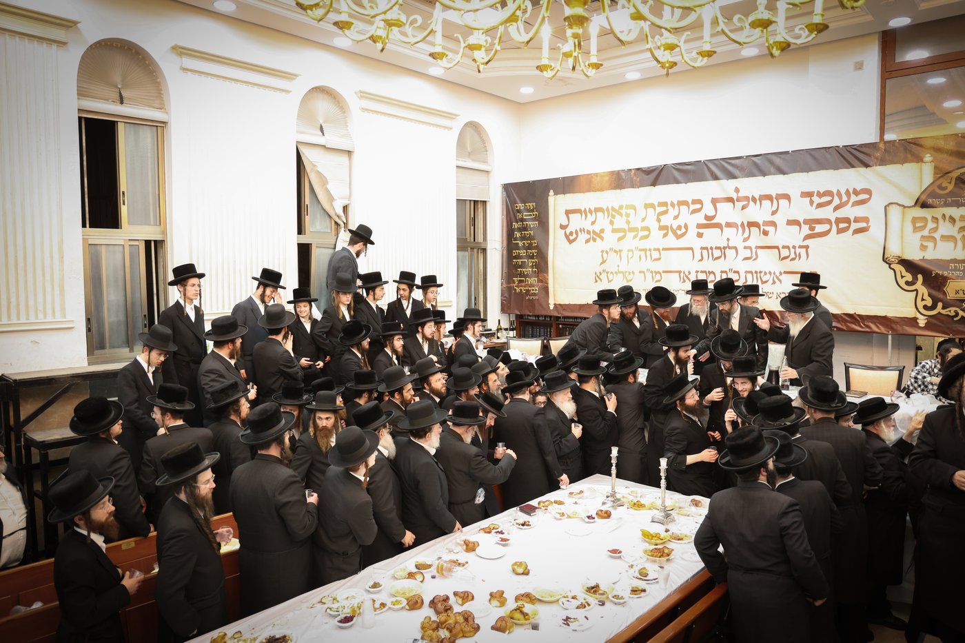 הילולא קדישא וכתיבת ס"ת בחצה"ק זוועהיל