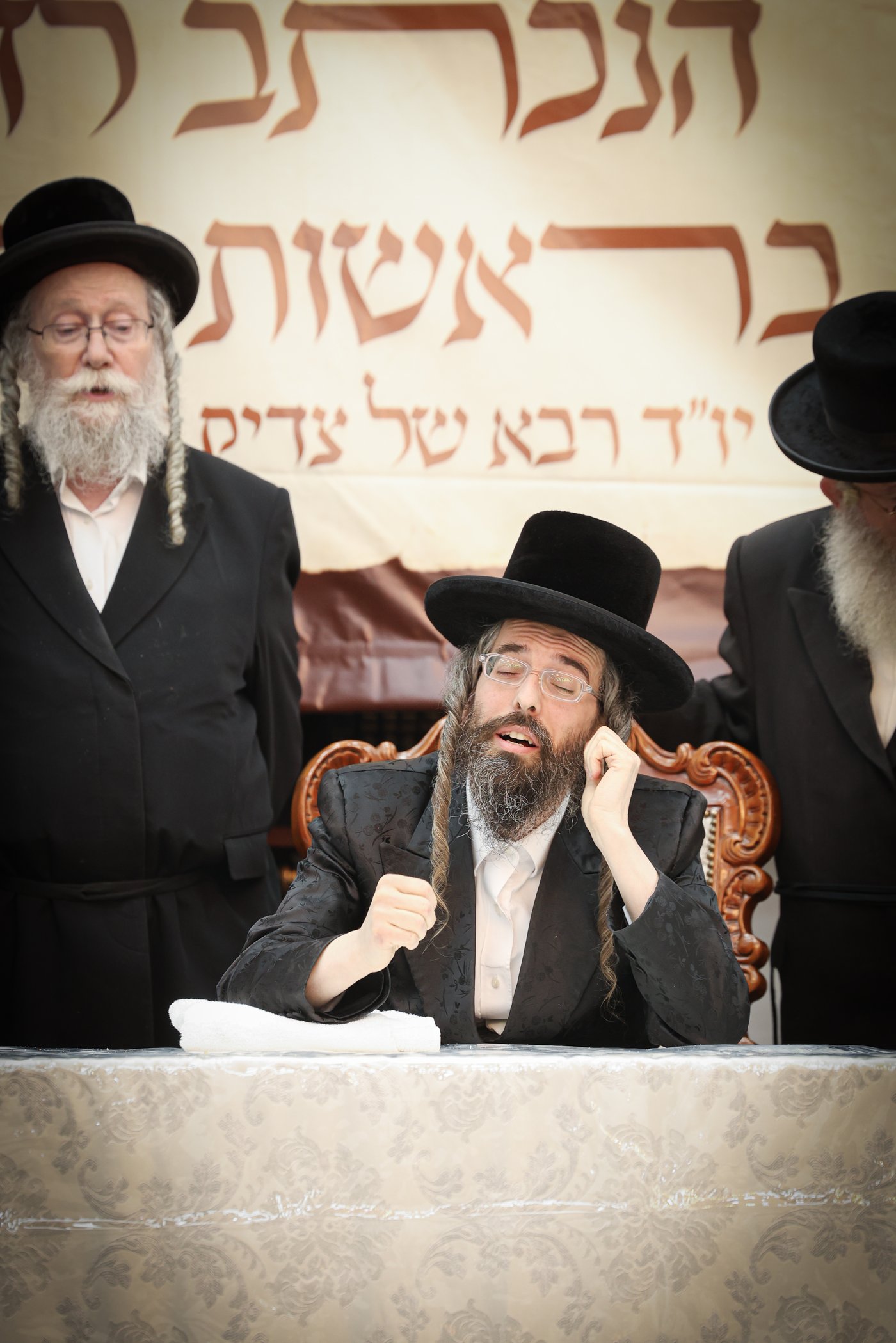 הילולא קדישא וכתיבת ס"ת בחצה"ק זוועהיל