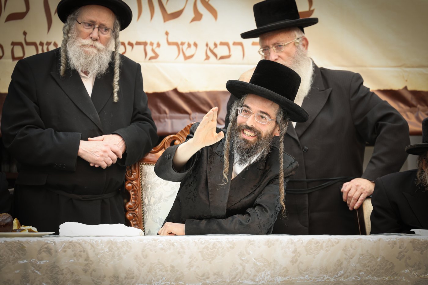 הילולא קדישא וכתיבת ס"ת בחצה"ק זוועהיל